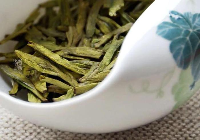 龙井茶起源与来历,龙井茶的来源典故和特征