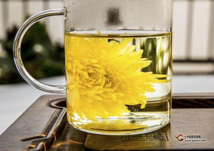 蜂蜜菊花茶怎么泡,蜂蜜菊花泡水喝的功效与作用