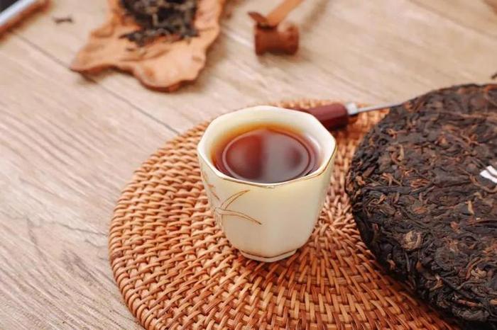 普洱茶的功效,普洱茶的品饮要细细体味经长期储存而形成的