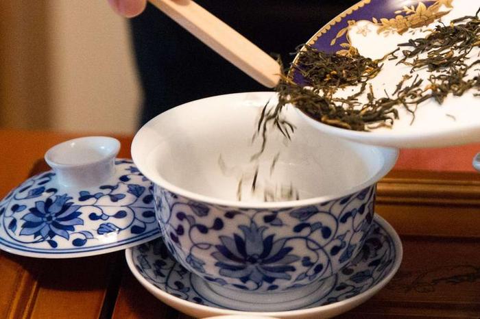 喝盖碗茶的规矩,喝盖碗茶用的是什么茶叶