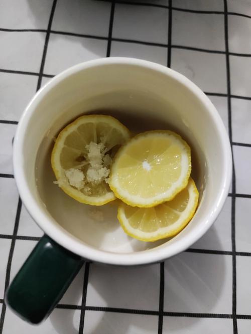 在家自制柠檬茶的做法简单窍门