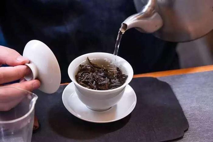 普洱茶熟茶冲泡,普洱熟茶的冲泡水温与时间