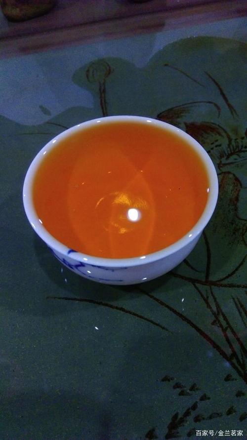 红茶茶汤颜色主要由哪三种成分构成